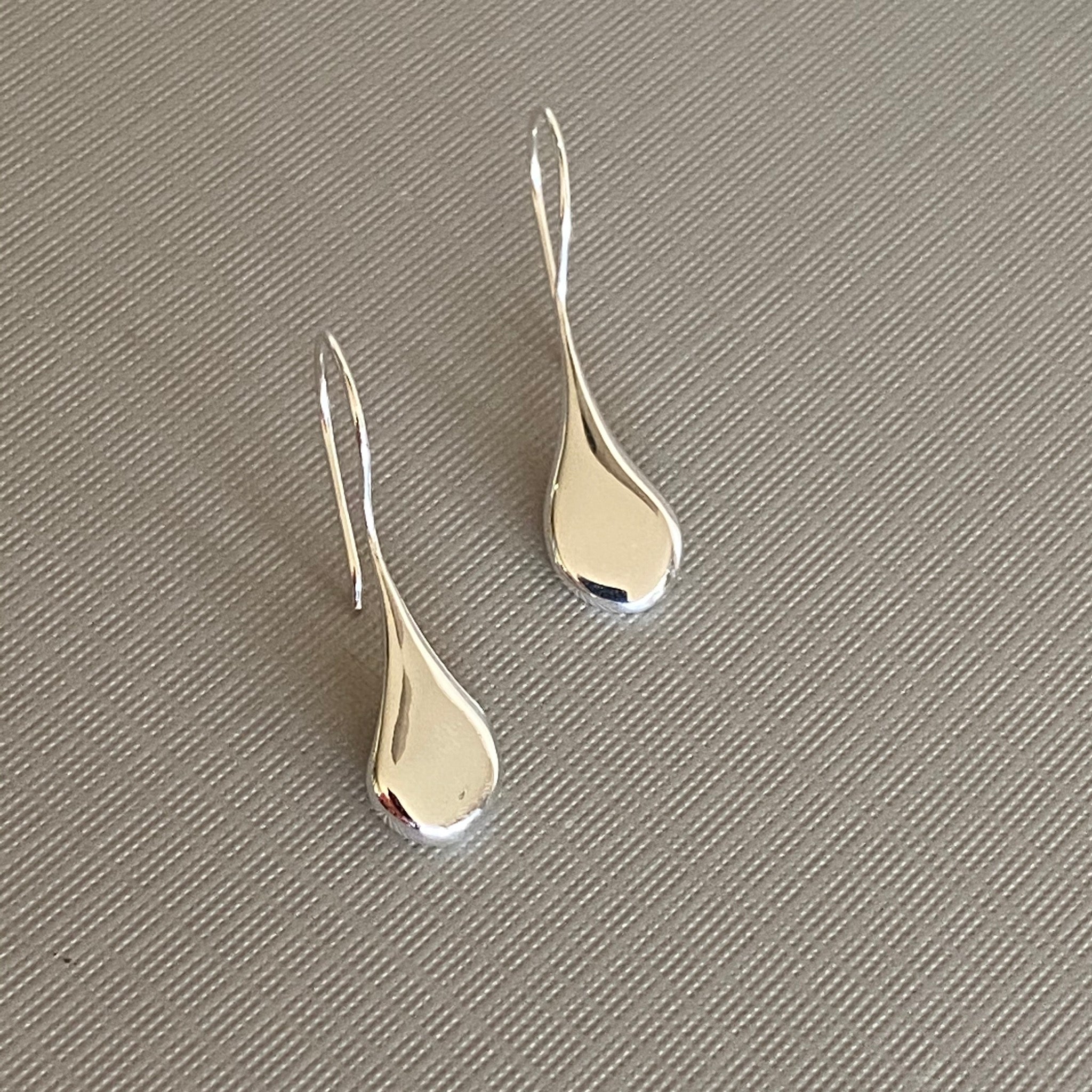 Smooth Teardrop Earrings