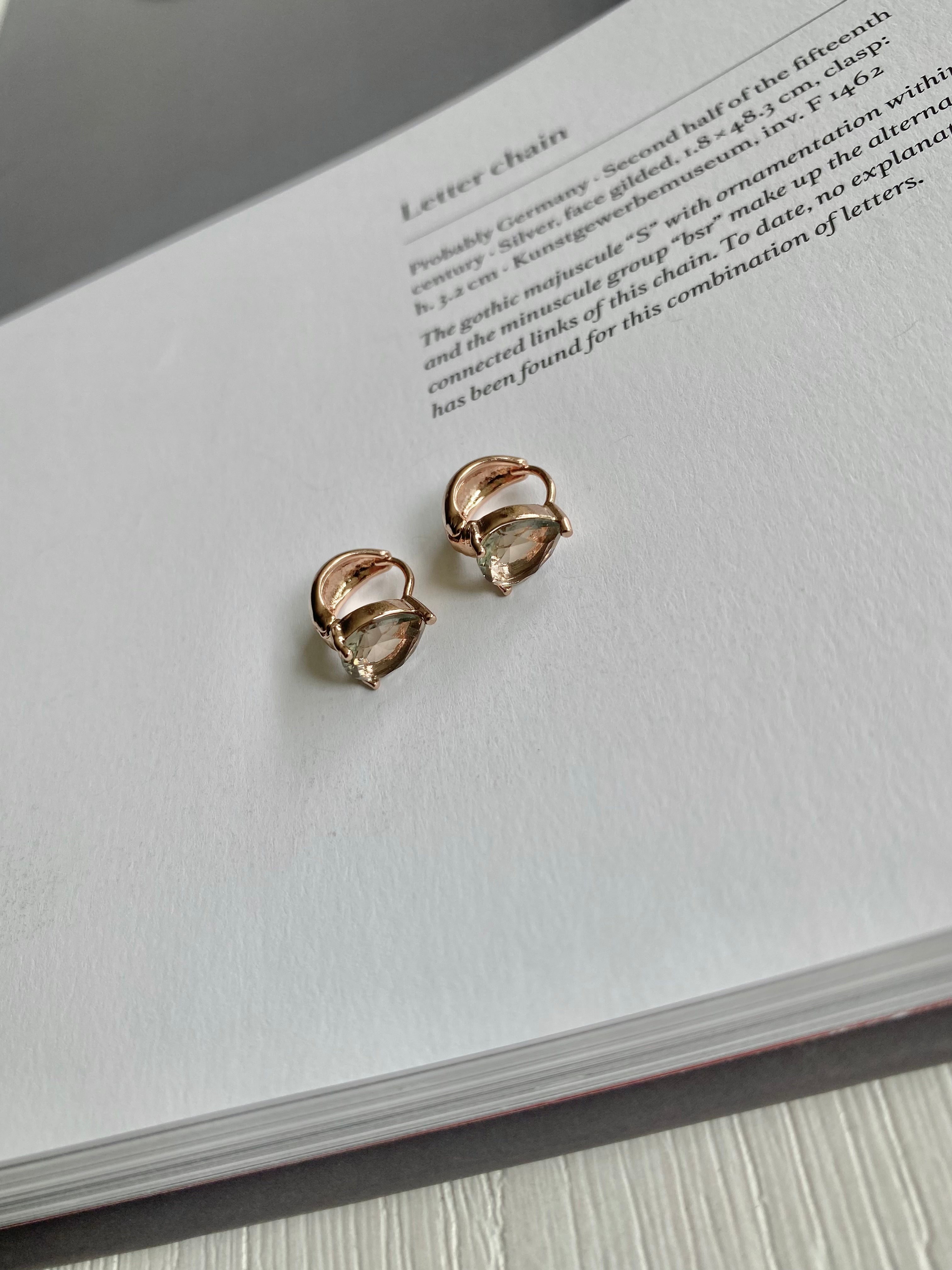 AUR78F10 (2 colours)