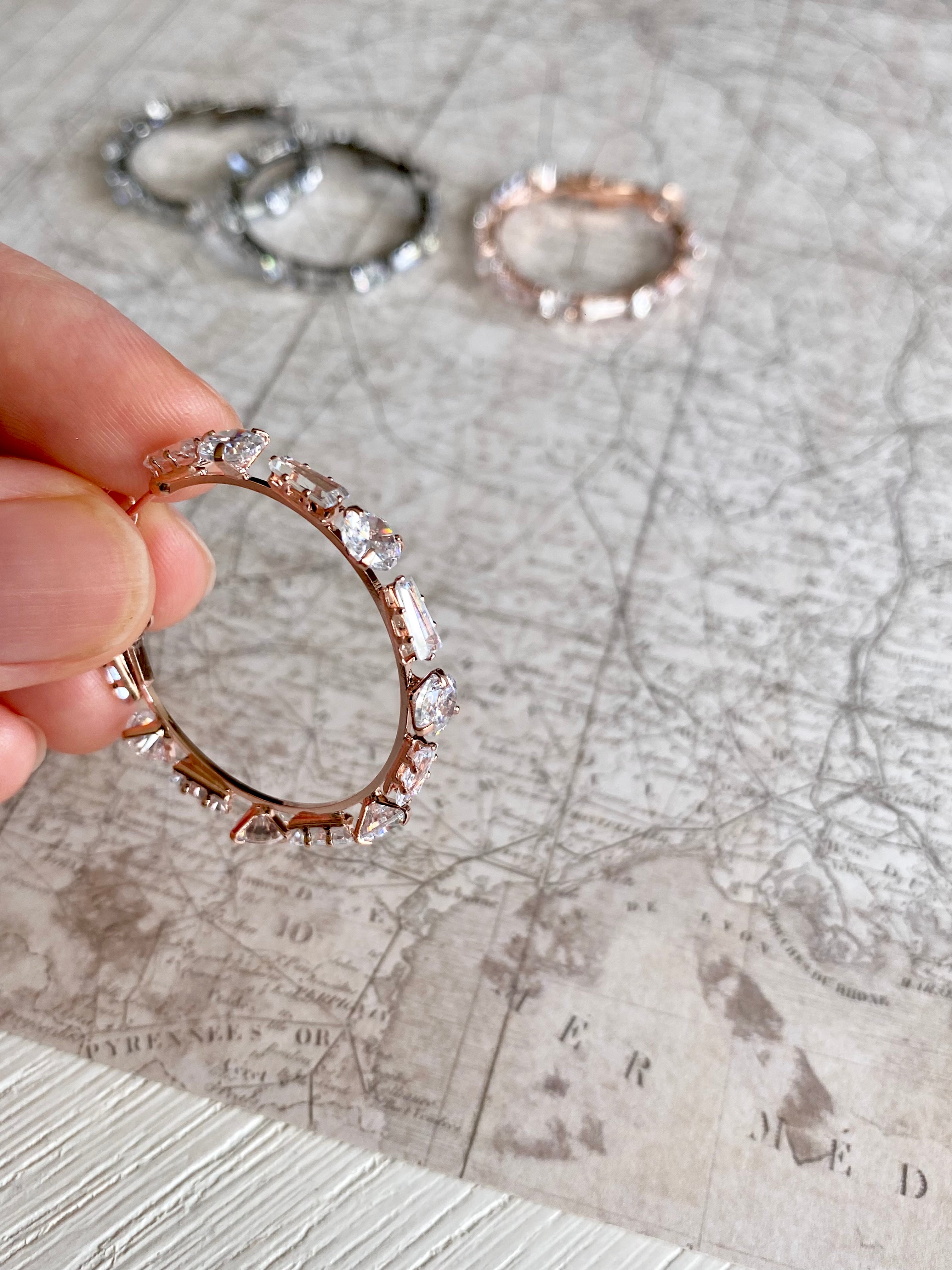 AUR73F22 (2 colours)