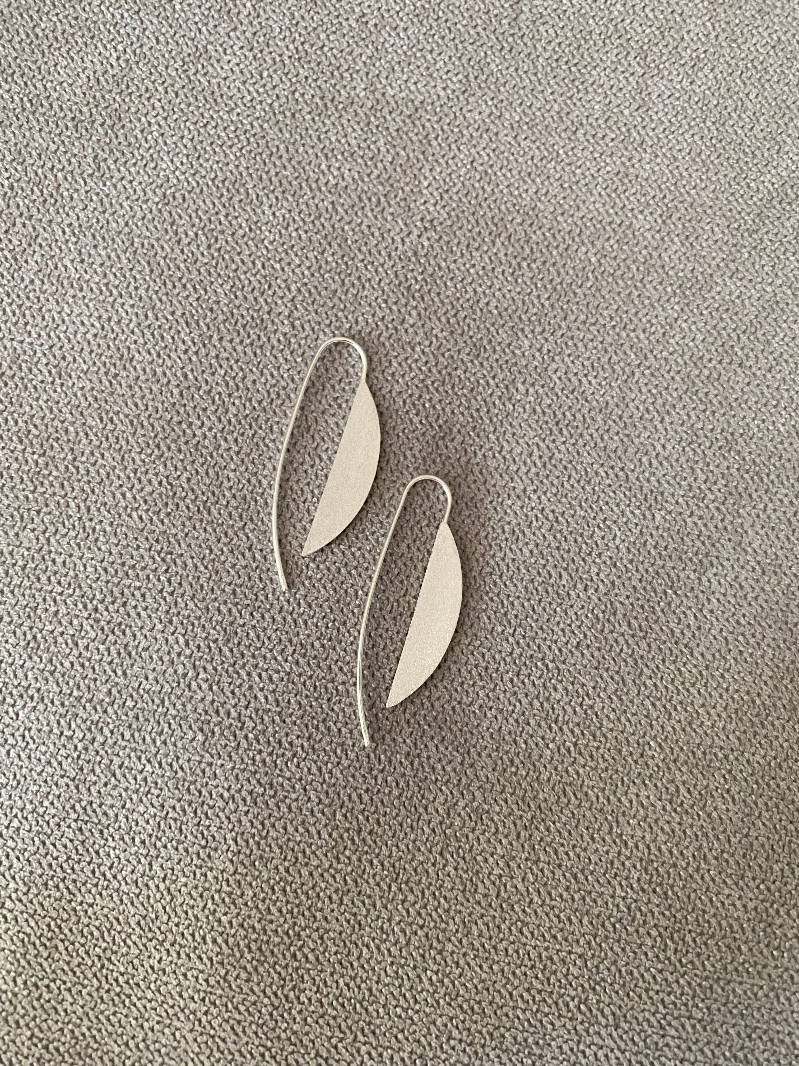 Silver Sleek Leaf Earrings