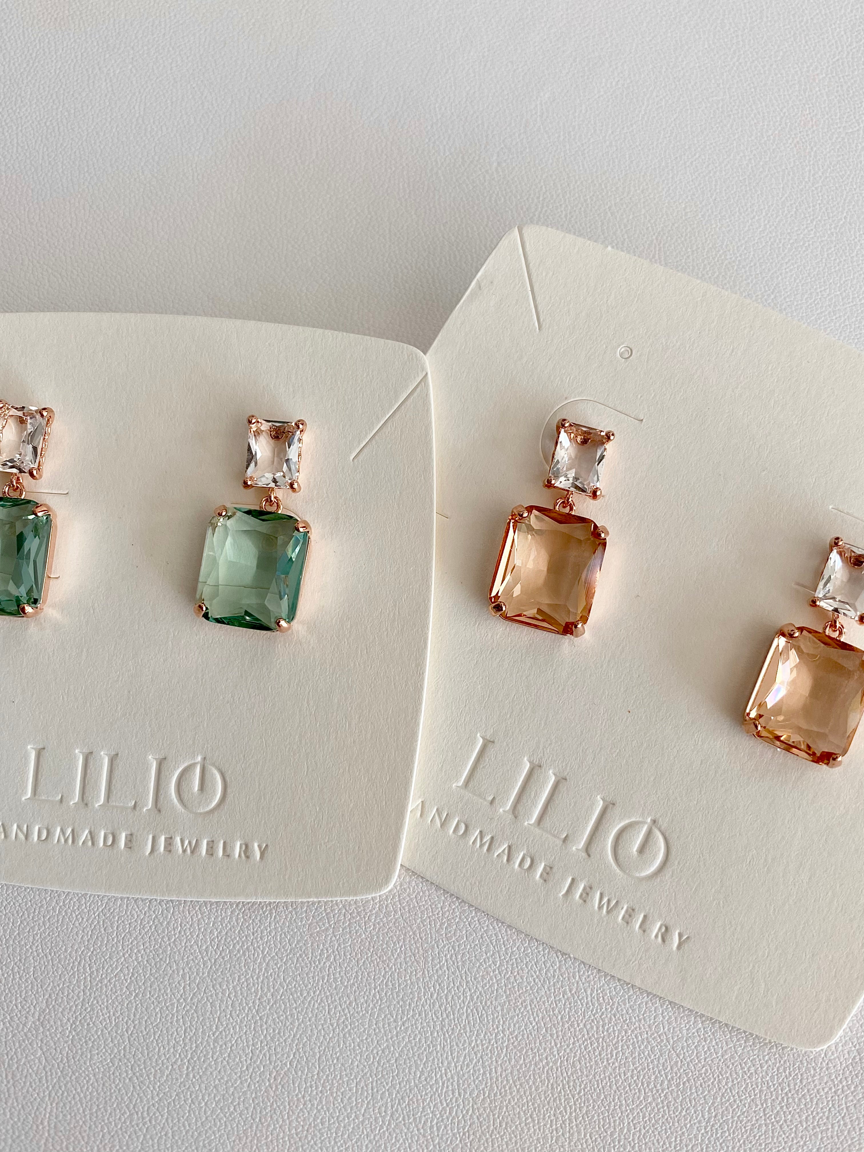 AUR06F22 (2 colours)