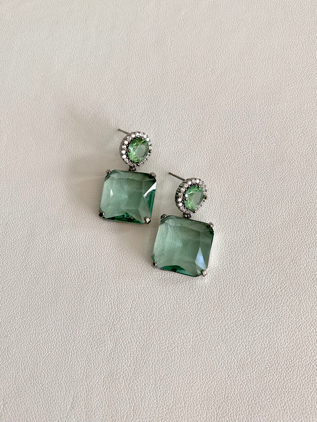 AUR07F27 (2 colours)