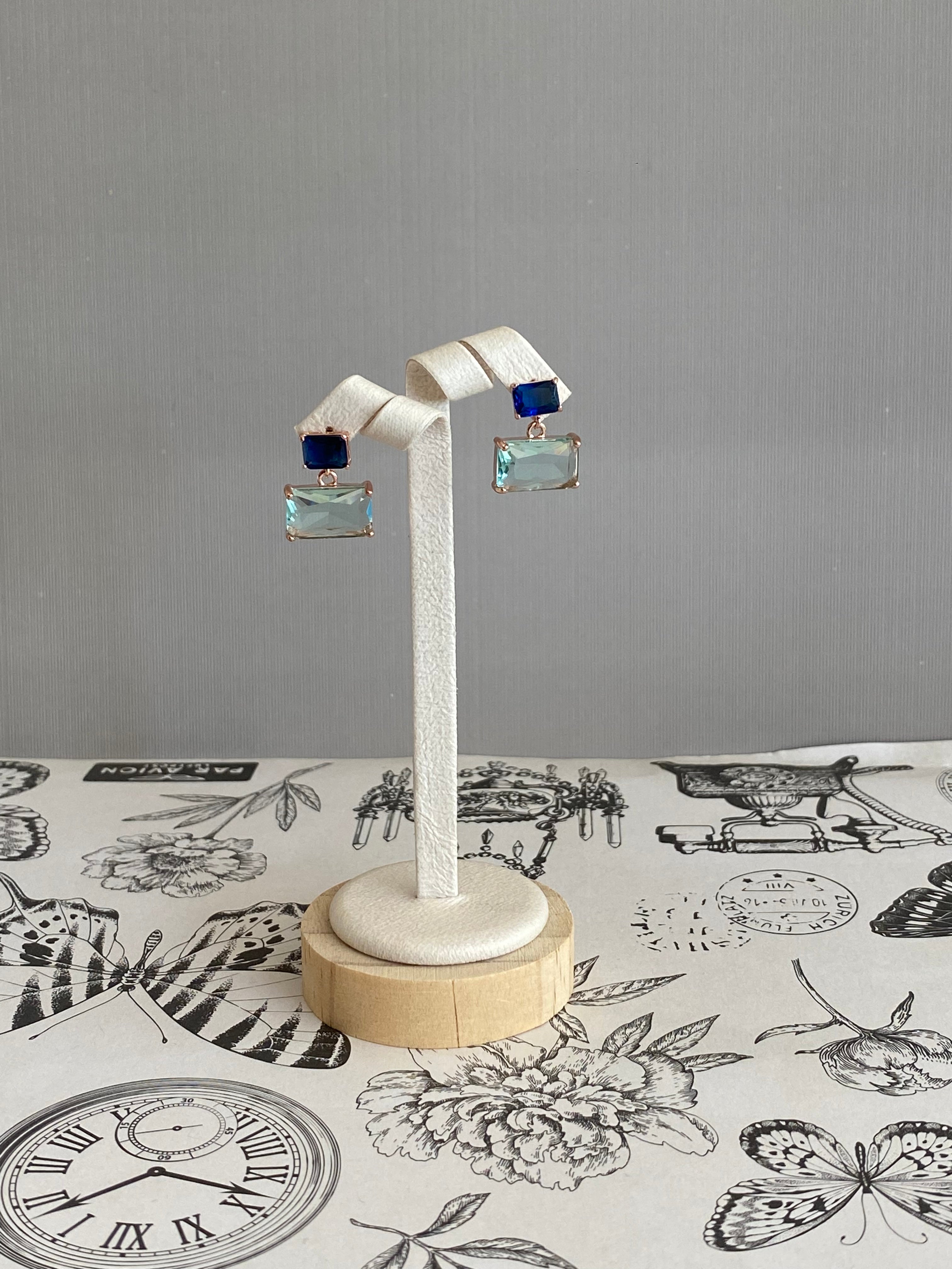 AUR01F21 (4 colours)