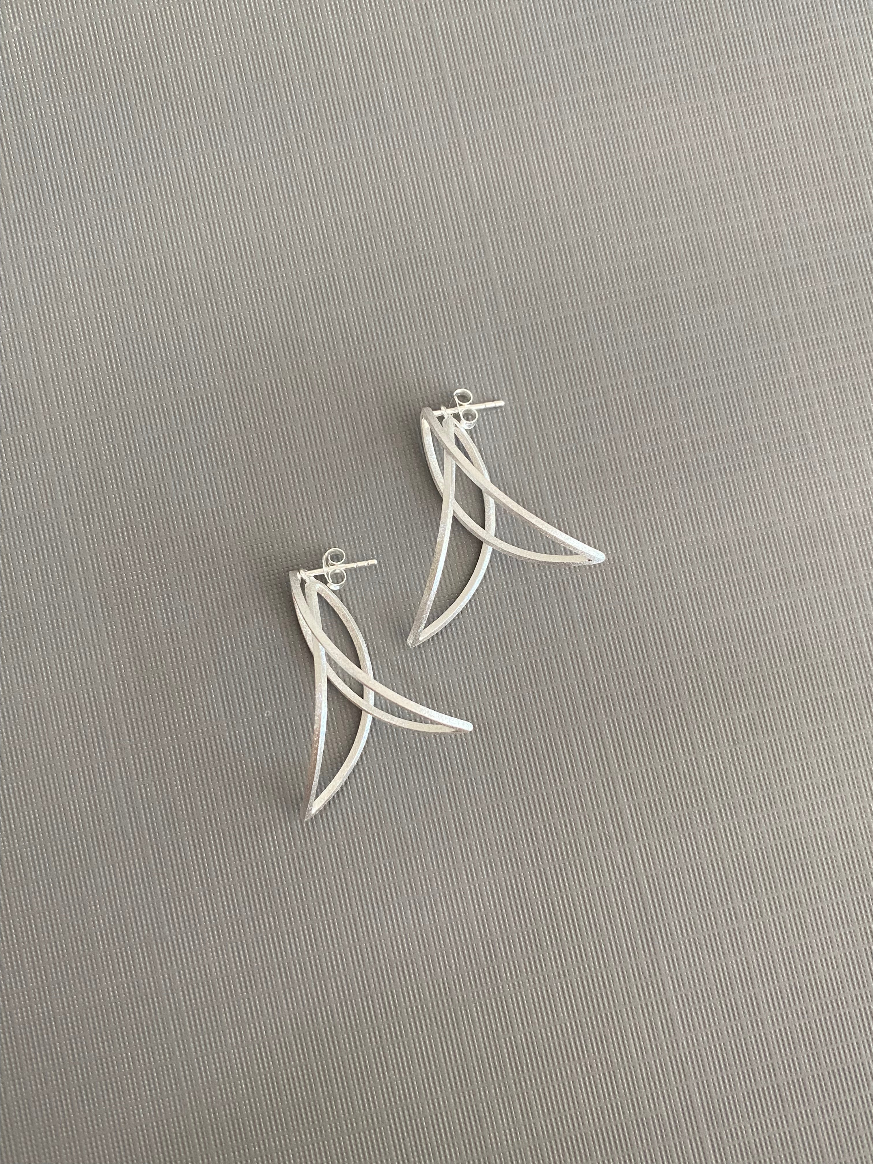 Silver Fold Curve Earrings