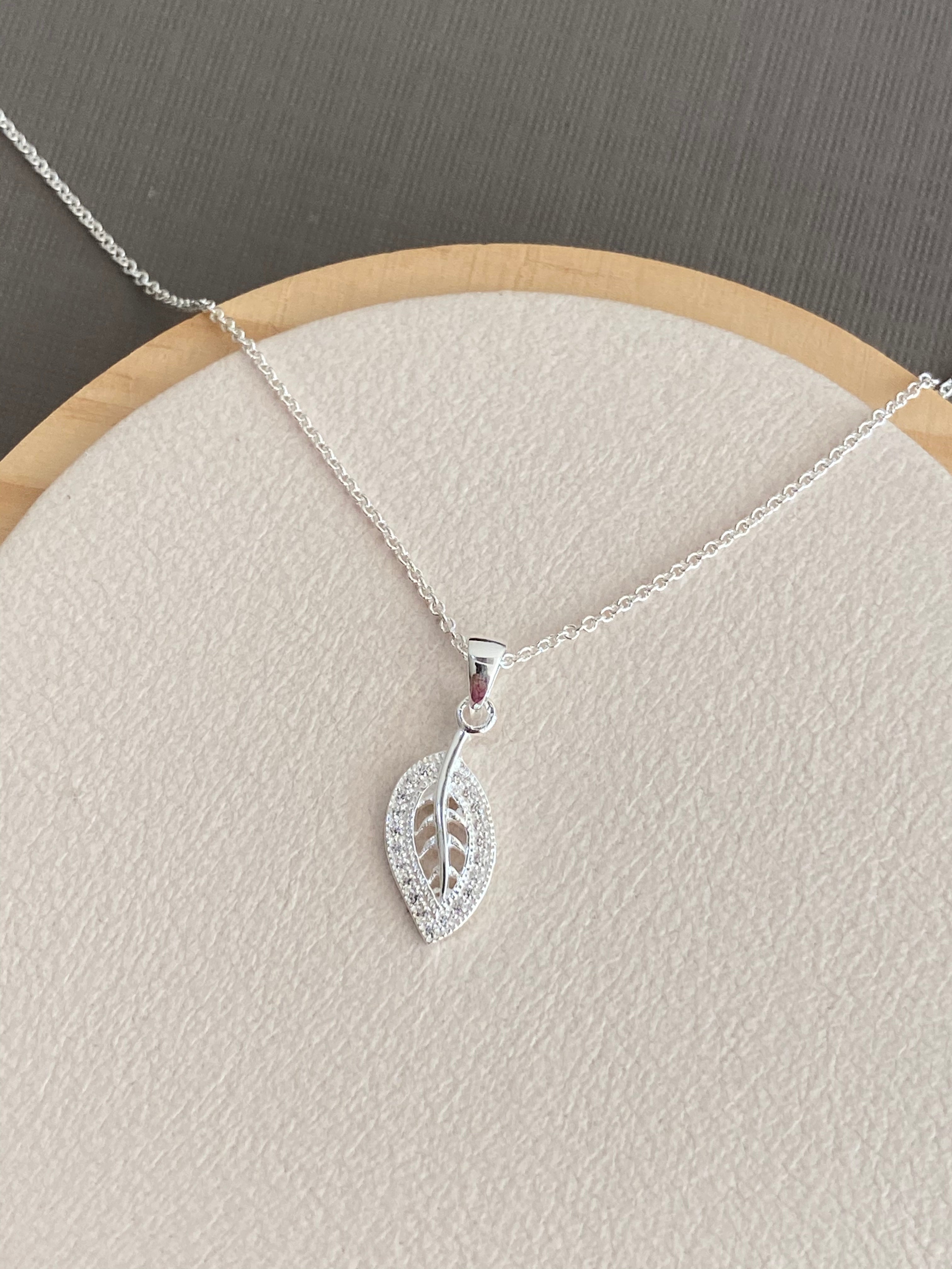 Silver Leaf Pendant Necklace