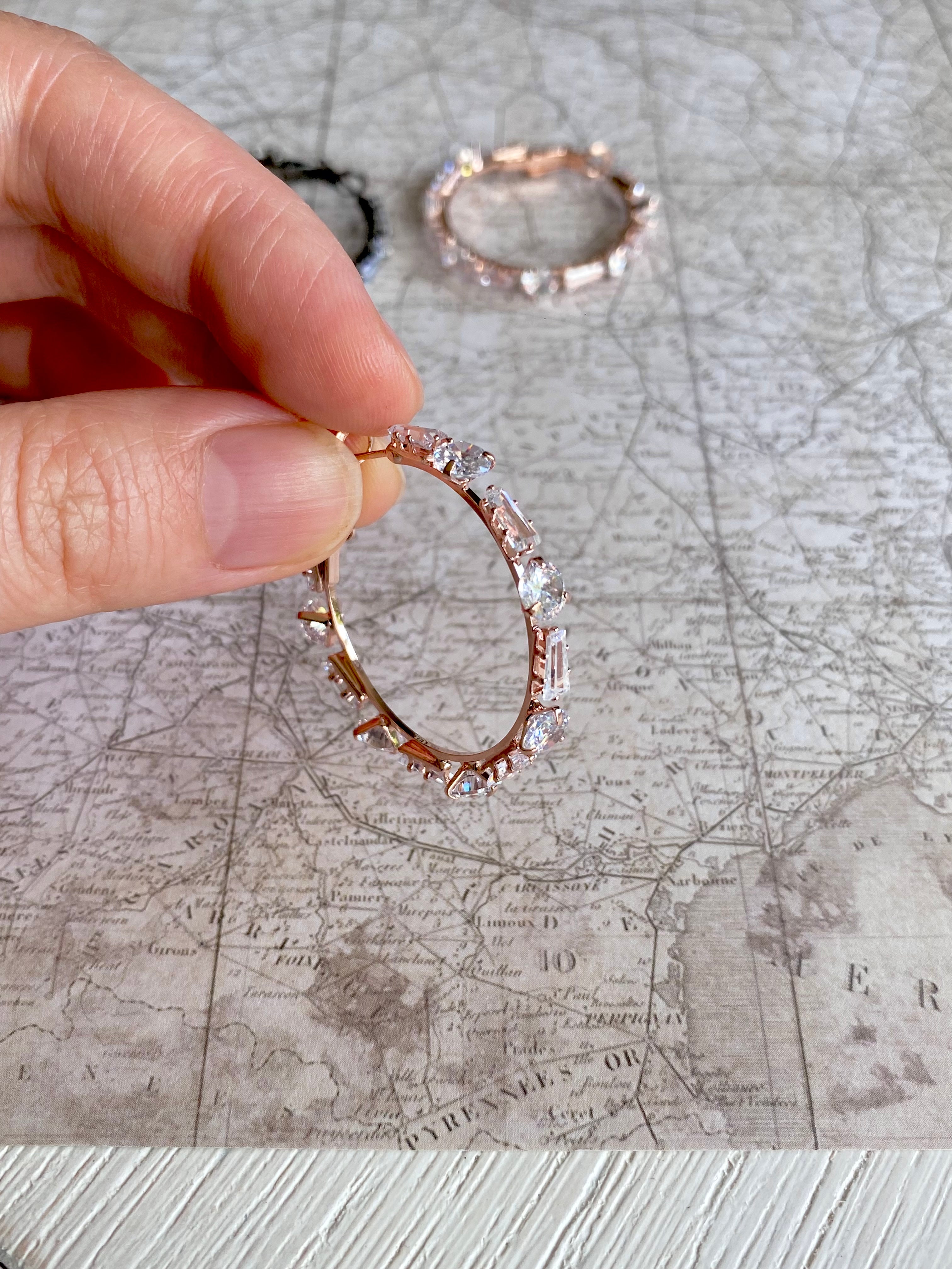 AUR73F22 (2 colours)