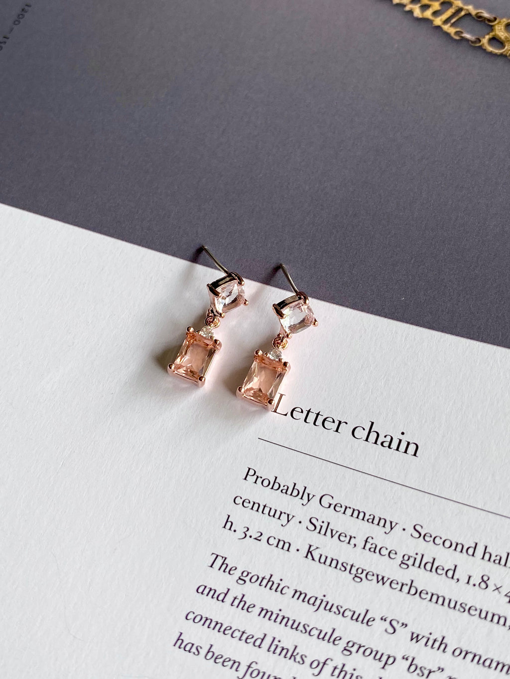 AUR84F13 (2 colours)