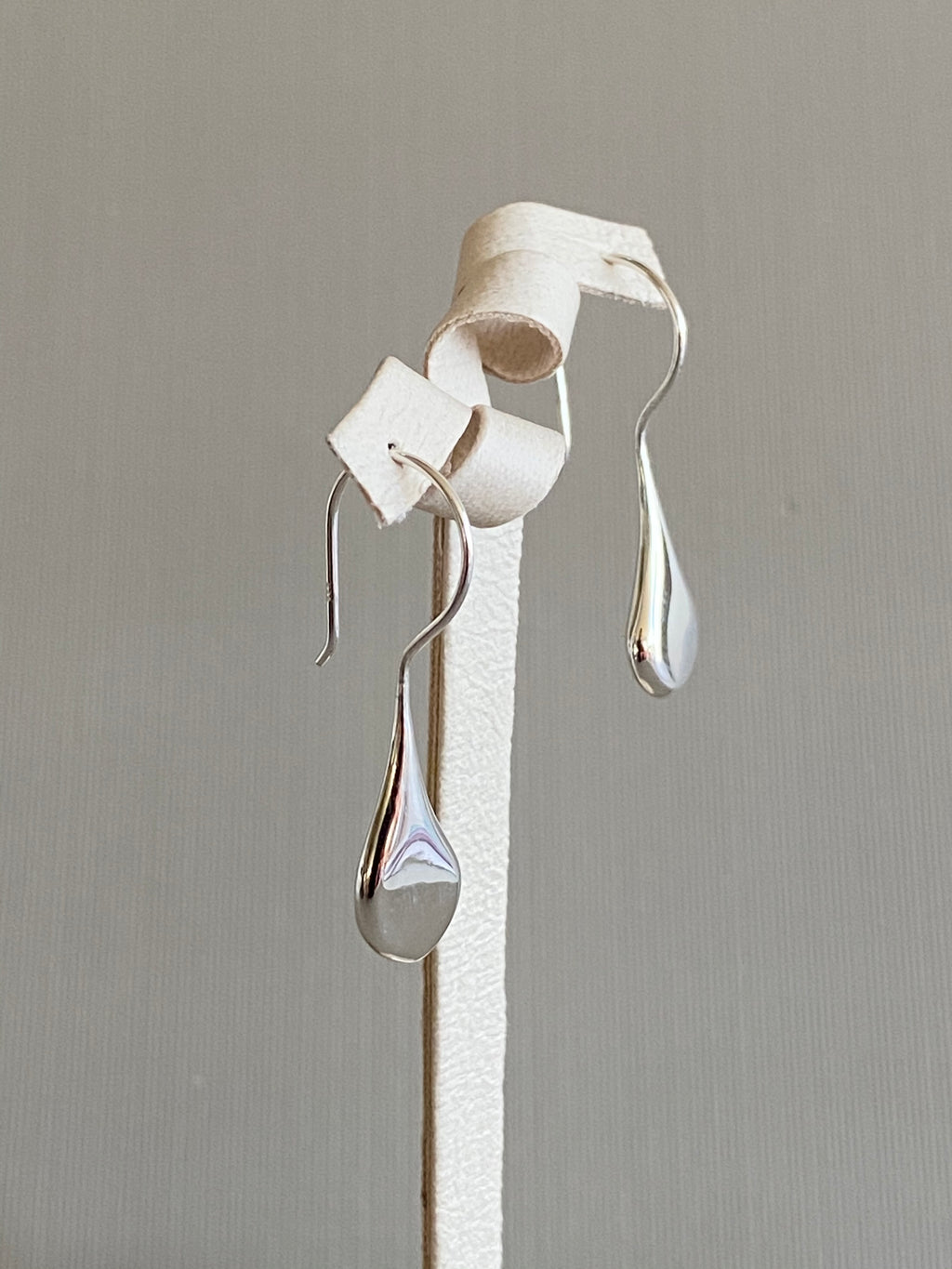 Smooth Teardrop Earrings