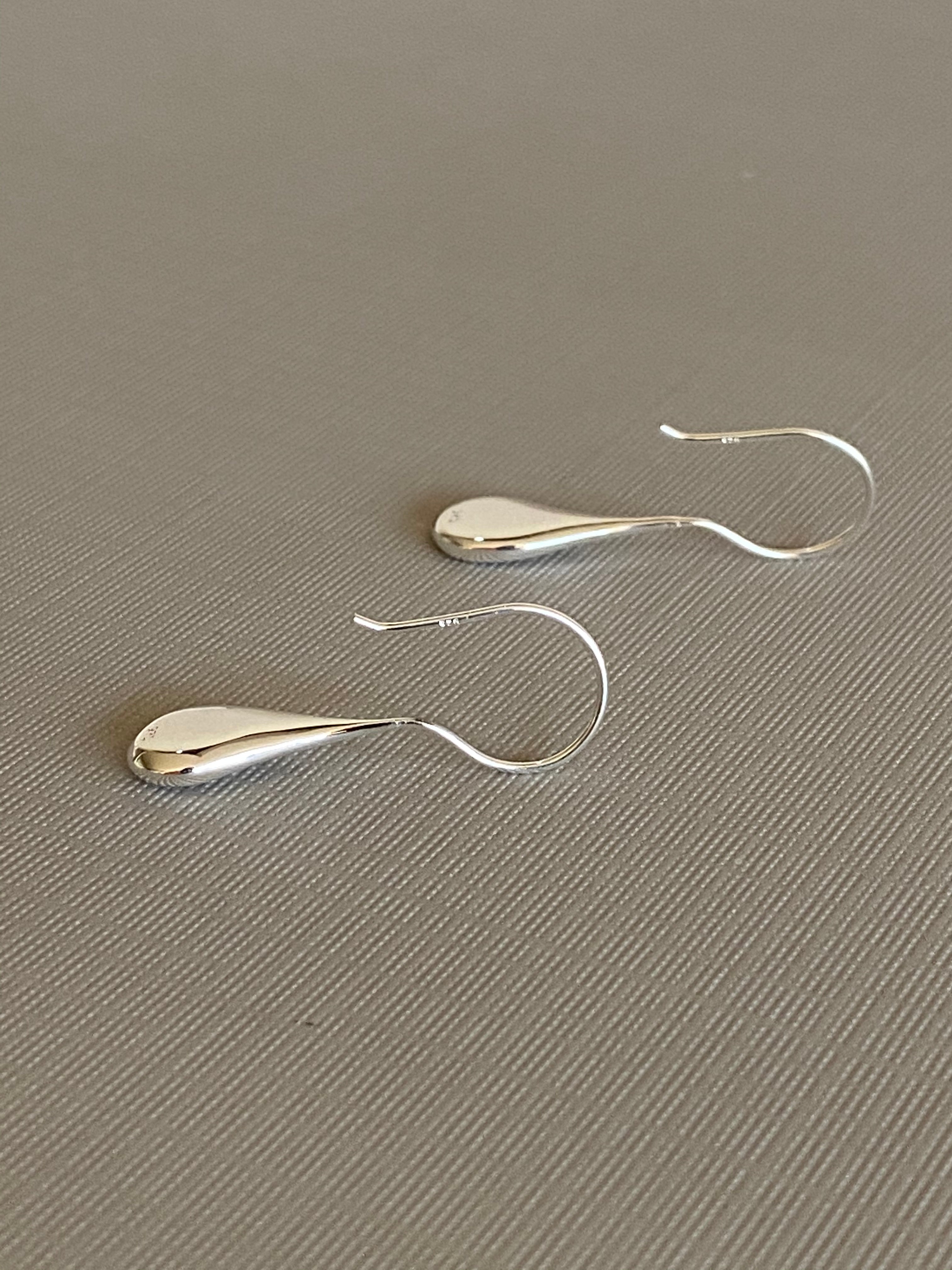 Smooth Teardrop Earrings