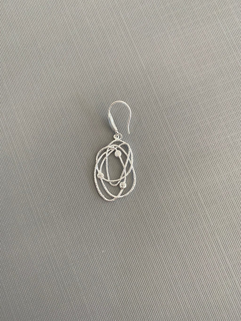 Wire Oval Earrings