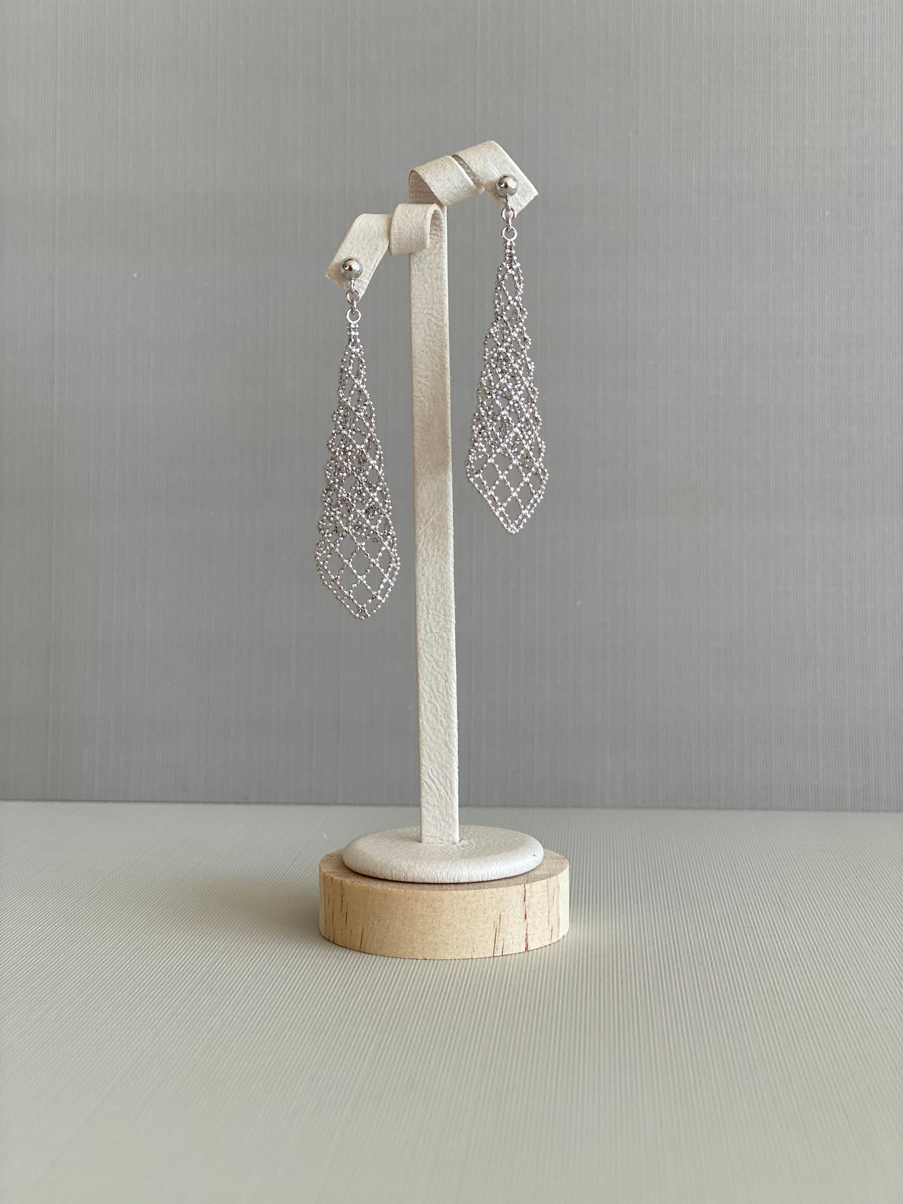 Long Ripple Mesh Earrings