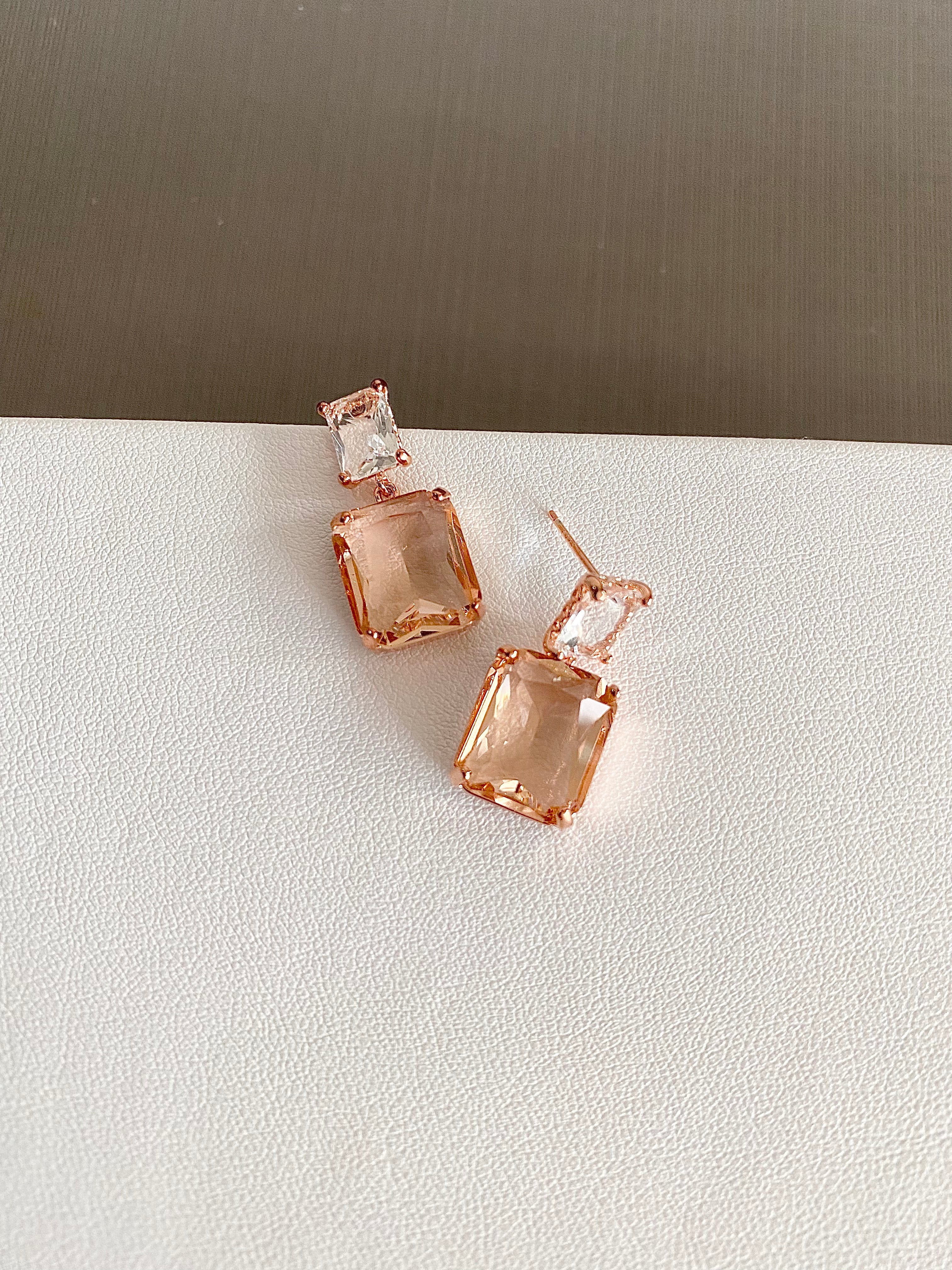 AUR06F22 (2 colours)