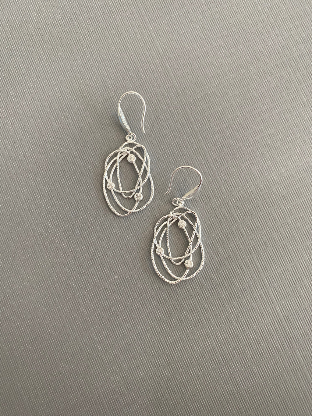 Wire Oval Earrings