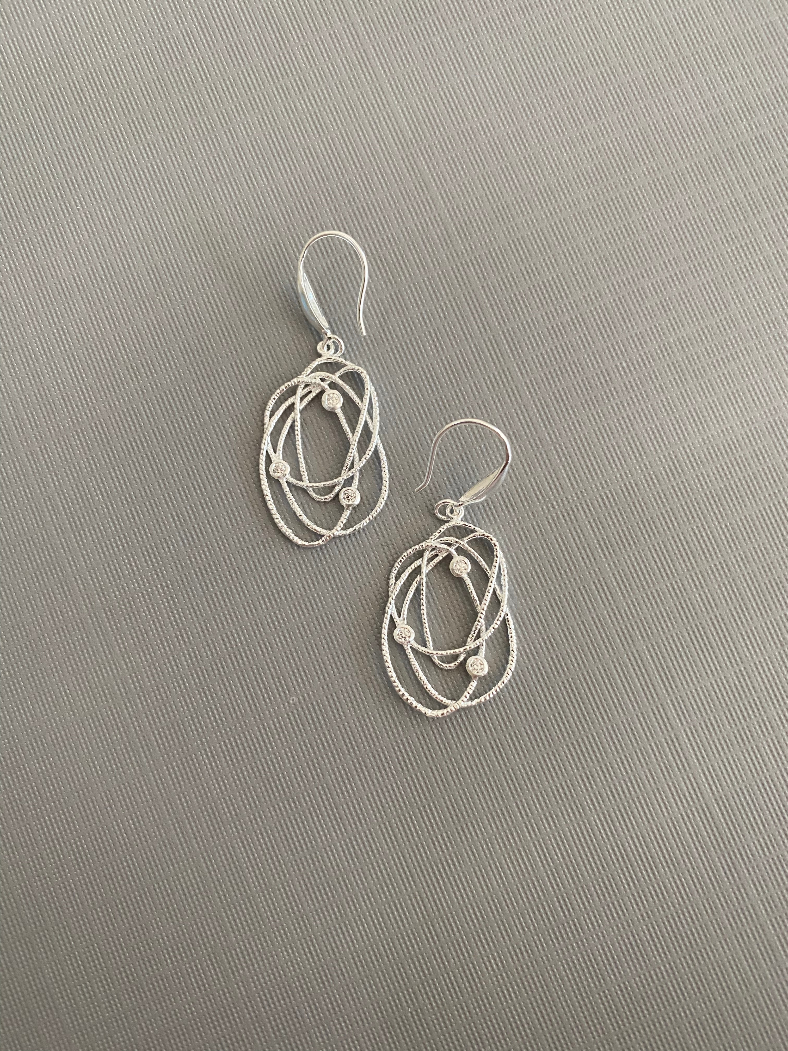 Wire Oval Earrings